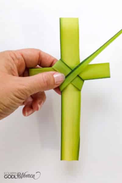 How to Make a Palm Cross Step 11