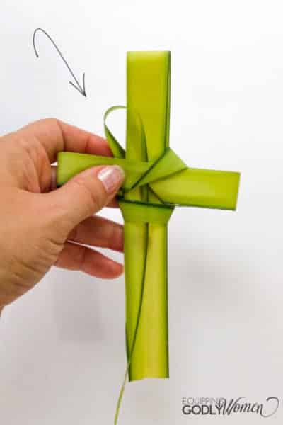 How to Make a Palm Cross Step 12