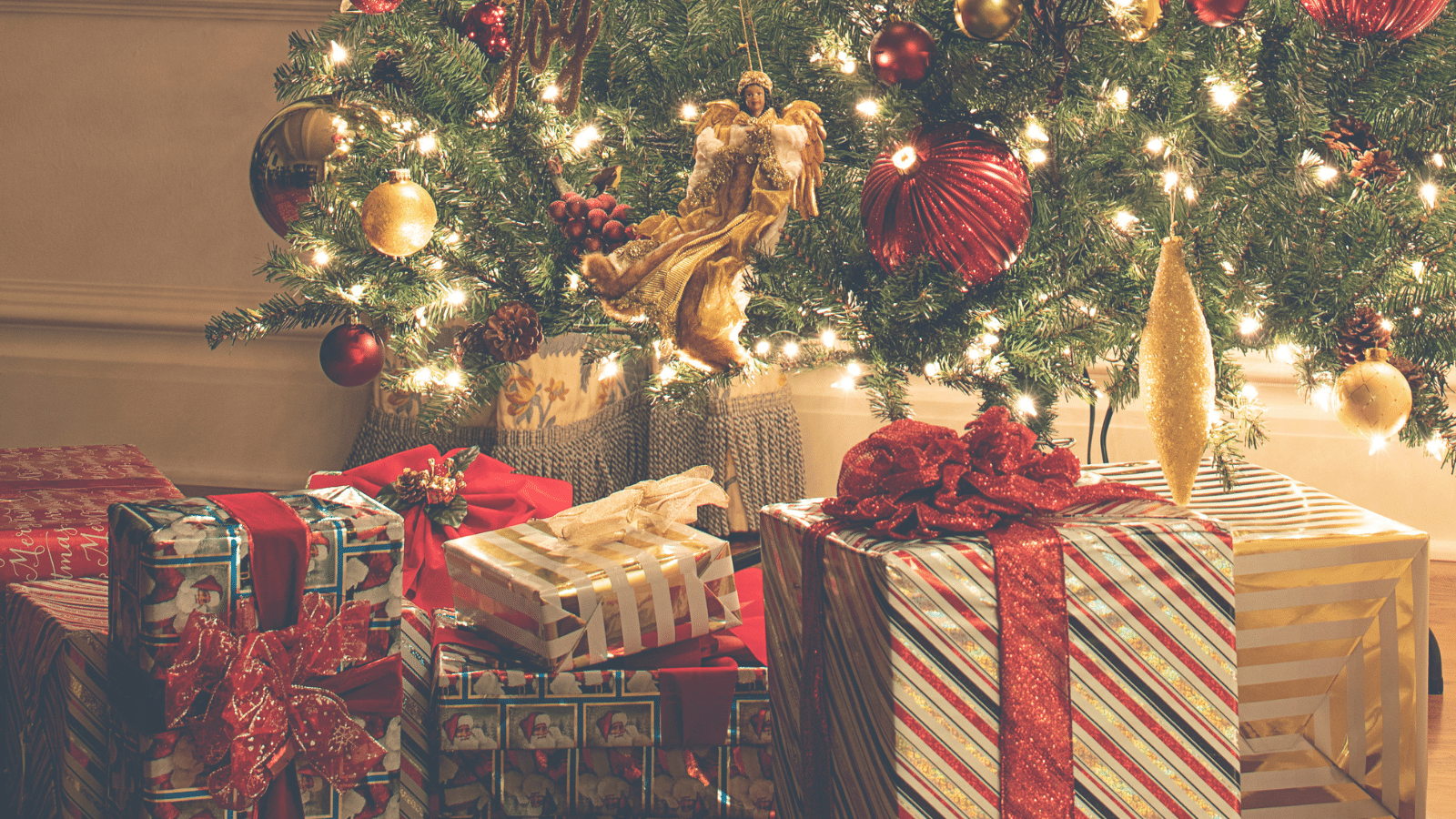 A Christmas tree with presents.