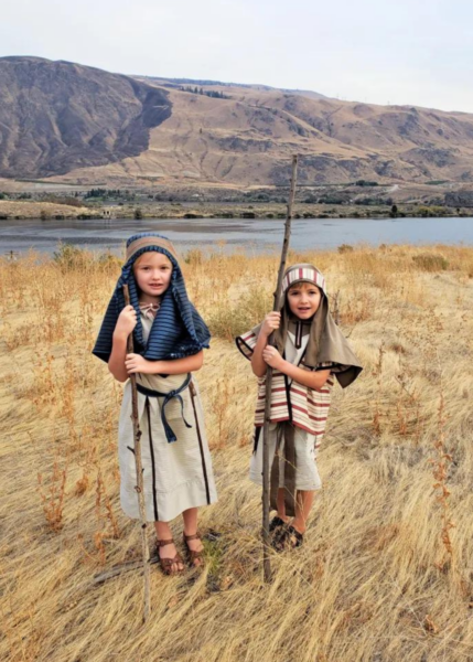 DIY Pillowcase Biblical Halloween costume two boys standing with costumes on